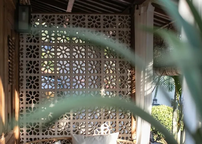 Nido Boutique Canggu ゲストハウス 4*